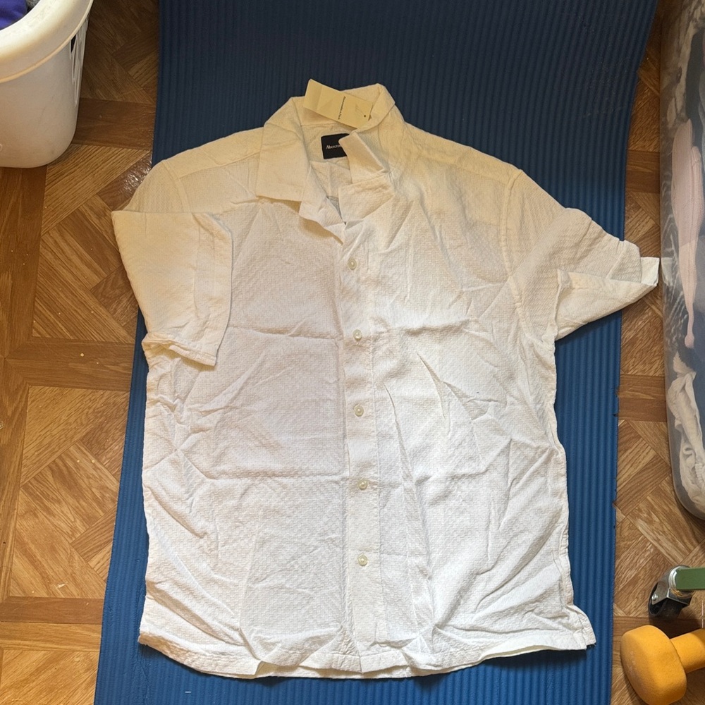 Abercrombie & Fitch White Short-Sleeve Textured Button-Down Shirt